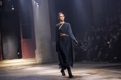 Look 16